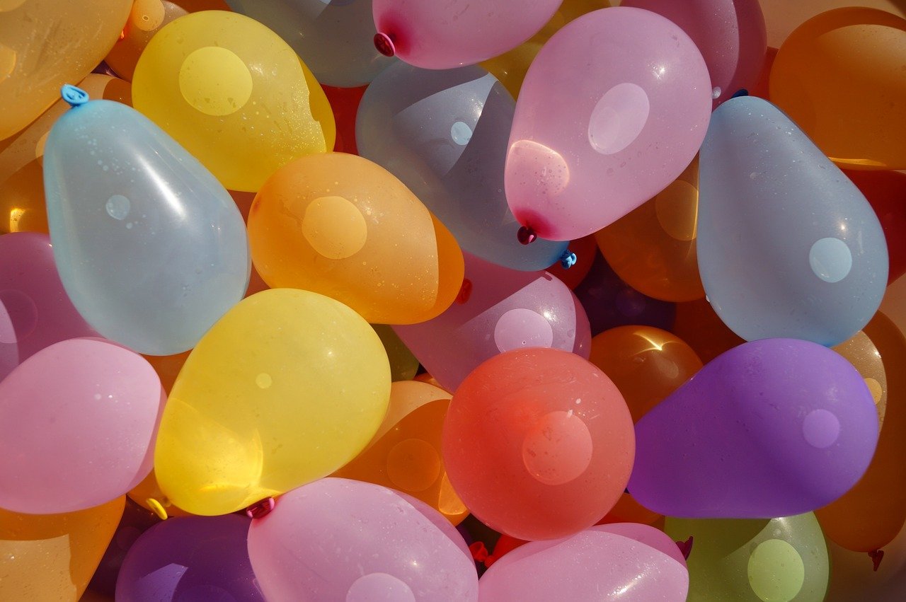 balloons-1662573_1280_Image by Erzsébet Apostol from Pixabay 